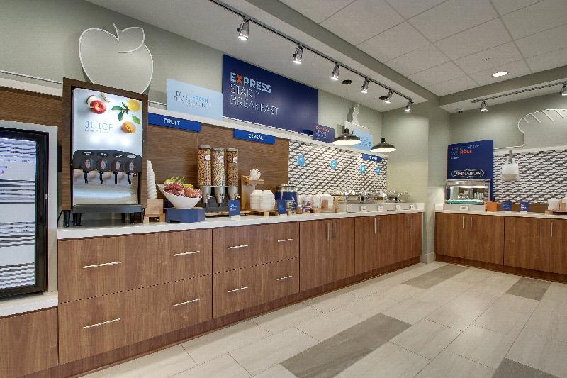 Holiday Inn Express & Suites - Elizabethtown North By Ihg Exterior photo